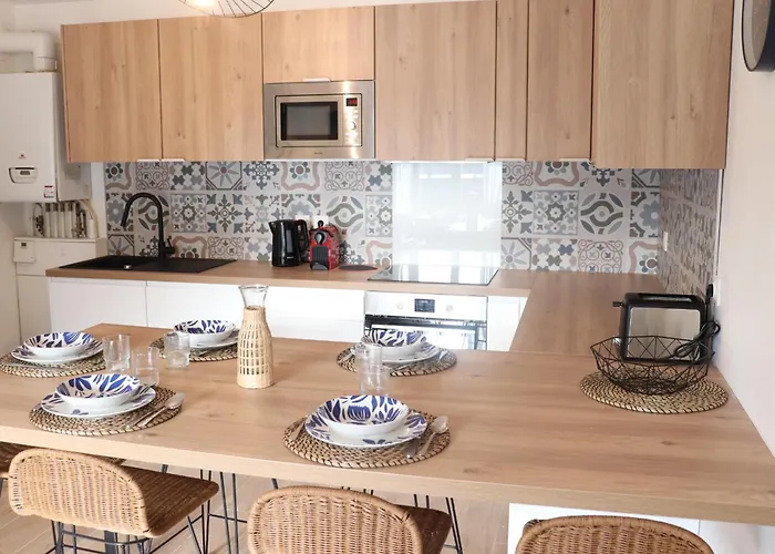 Le connect, Tram A 50 m, climatisation, parking, loggia Appartement *