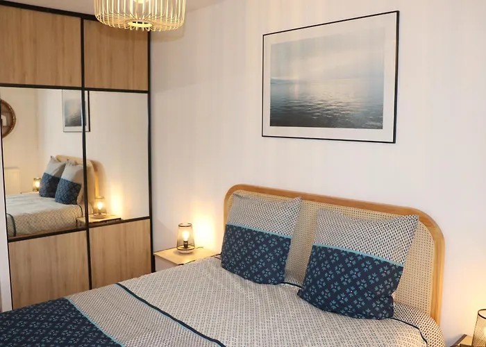 Le connect, Tram A 50 m, climatisation, parking, loggia Appartement *